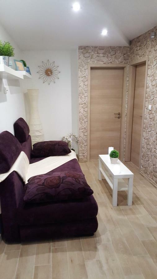 Apartmani Sarm ヴィル エクステリア 写真