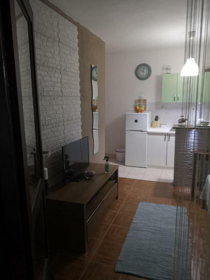 Apartmani Sarm ヴィル エクステリア 写真